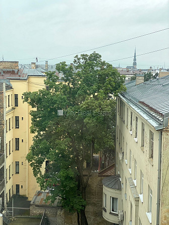 Fasādes māja, ir lifts, kāpņu telpa pēc kapitālā remonta, terase 13 m2, logi vērsti mājas Rīga - foto 17