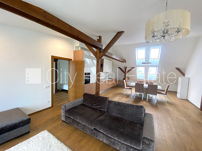 Fasādes māja, ir lifts, kāpņu telpa pēc kapitālā remonta, terase 13 m2, logi vērsti mājas Rīga - foto 1