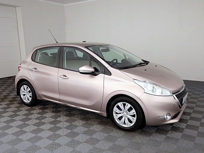 Peugeot 208 Elegance 1.2 60kW Tallina - foto 1