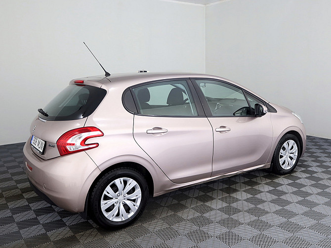 Peugeot 208 Elegance 1.2 60kW Tallina - foto 3