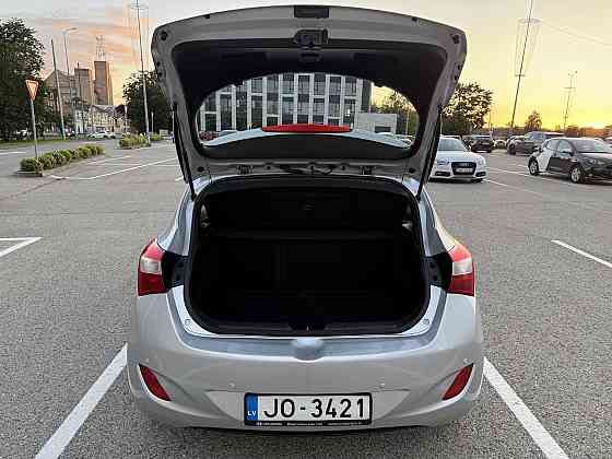 Продаю Hyundai i30 BlueDrive 2014 года. Экономичный дизельный двигатель 1.4 CRDi, ... Rīga