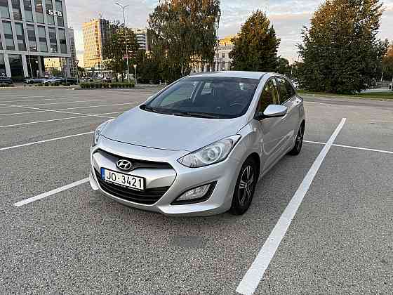 Продаю Hyundai i30 BlueDrive 2014 года. Экономичный дизельный двигатель 1.4 CRDi, ... Rīga