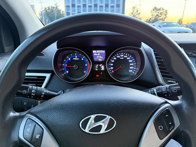 Продаю Hyundai i30 BlueDrive 2014 года.
Экономичный дизельный двигатель 1.4 CRDi,... Rīga - foto 8