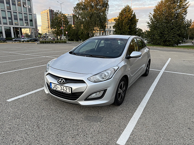 Продаю Hyundai i30 BlueDrive 2014 года.
Экономичный дизельный двигатель 1.4 CRDi,... Rīga - foto 2