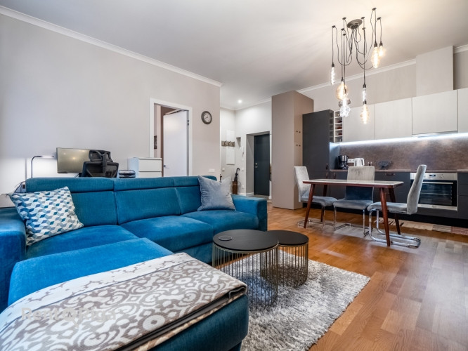Izsmalcināts 2-istabu dzīvoklis renovētā namā Rīgas centrā!  Piedāvājam iegādei elegantu Rīga - foto 6