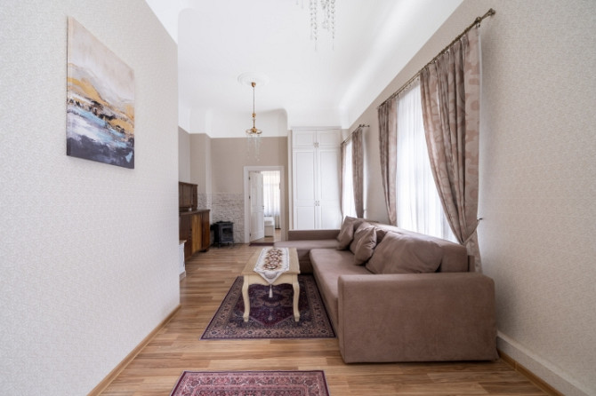 Izīrē elegantu 2 istabu dzīvokli pašā Rīgas centrā  Piedāvājumā mājīgs un pārdomāti Rīga - foto 3