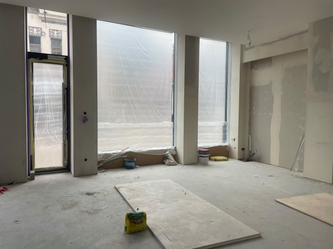 Iznomā komerctelpas Rīgas centrā. Telpas atrodas pilnībā renovētā ēkā ar ļoti teicīgu Rīga - foto 5