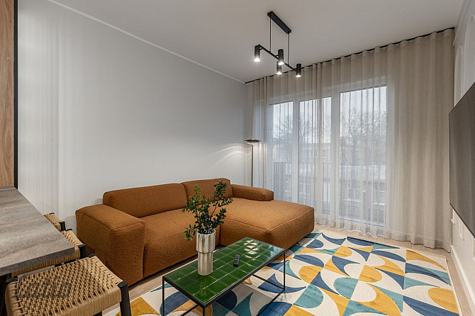 Pārdod modernu un pilnībā aprīkotu 3 istabu dzīvokli jaunā projektā Dainas ielā 10A. Rīga - foto 4