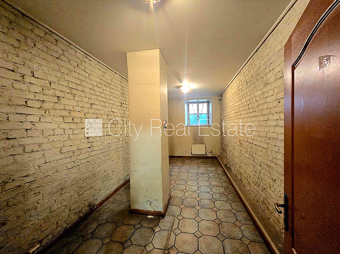 Koka māja, fasādes māja, restaurēta māja, labiekārtots apzaļumots pagalms, slēgts pagalms, Rīga - foto 19