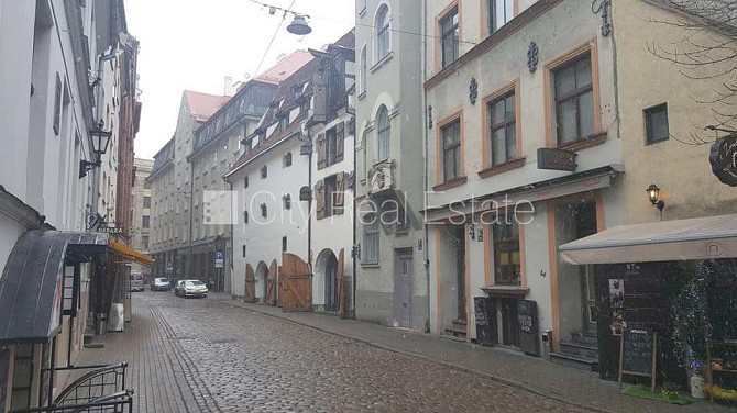 Fasādes māja, renovēta māja, ieeja no ielas, kāpņu telpa pēc kosmētiskā remonta, logi Rīga - foto 18
