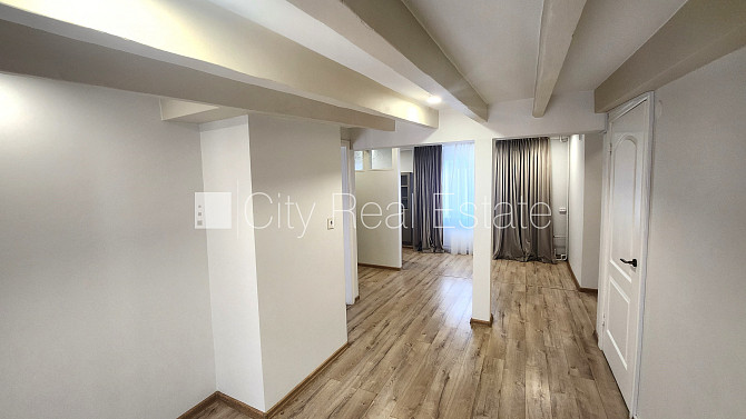Fasādes māja, renovēta māja, ieeja no ielas, mansards, kāpņu telpa pēc kapitālā remonta, Rīga - foto 4
