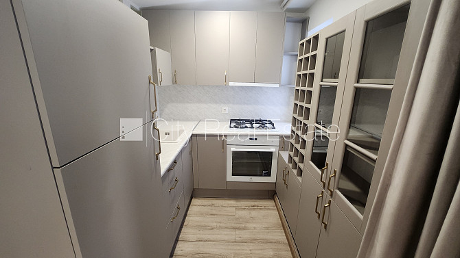 Fasādes māja, renovēta māja, ieeja no ielas, mansards, kāpņu telpa pēc kapitālā remonta, Rīga - foto 3
