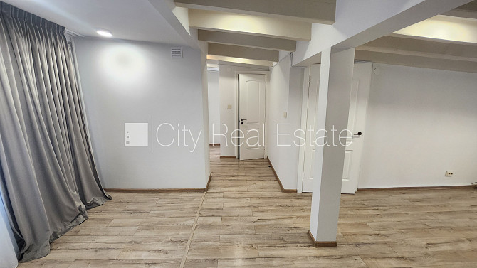 Fasādes māja, renovēta māja, ieeja no ielas, mansards, kāpņu telpa pēc kapitālā remonta, Rīga - foto 5