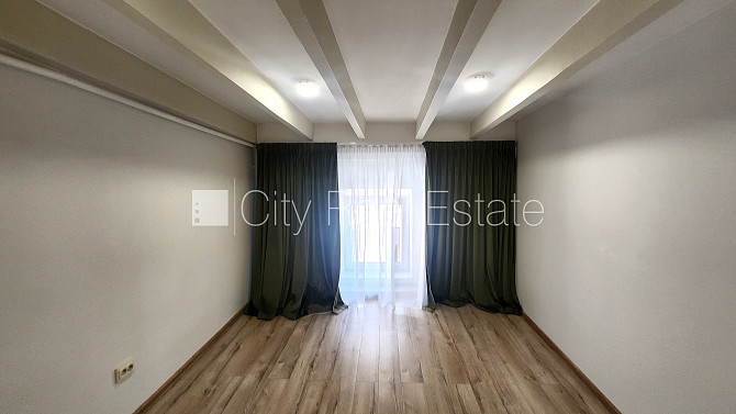 Fasādes māja, renovēta māja, ieeja no ielas, mansards, kāpņu telpa pēc kapitālā remonta, Rīga - foto 7