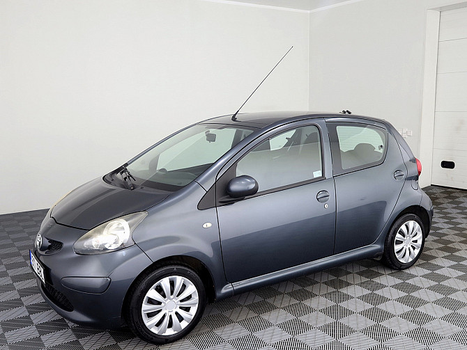Toyota Aygo Linea Sol A-C 1.0 50kW Tallina - foto 2