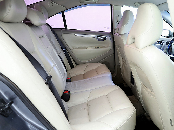 Volvo S60 Summum Facelift ATM 2.4 D5 120kW Tallina - foto 7