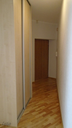 Tiek izīrēts dzīvoklis renovētā pagalma mājā pašā pilsētas centrā. Līdzās veikali, Rīga - foto 5