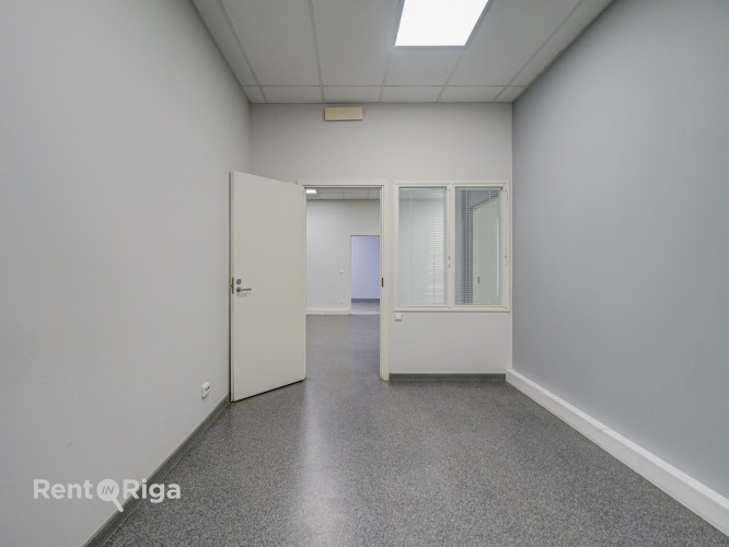 Biroja telpas Imantā.  - Piemērotas deju studijai vai birojam. - Telpas renovētā ēkā Imantā Rīga - foto 4