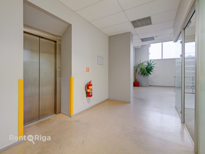 Apkurināmas noliktavas telpas Imantā, renovētā ēkā, 5. stāvā.  Regulārās formas telpa. Rīga - foto 9
