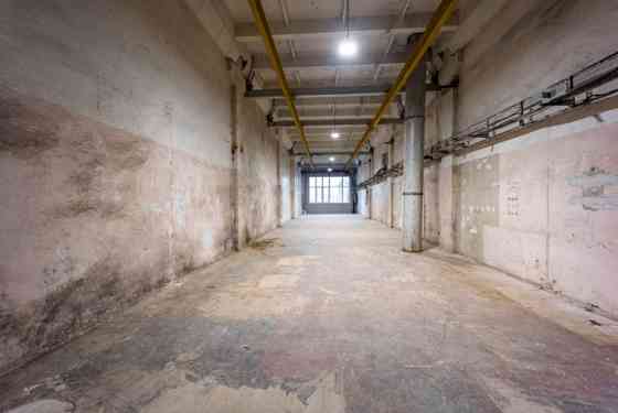 High-quality warehouse spaces on the 2nd floor.  Recently renovated large warehouse space in the new Rīga