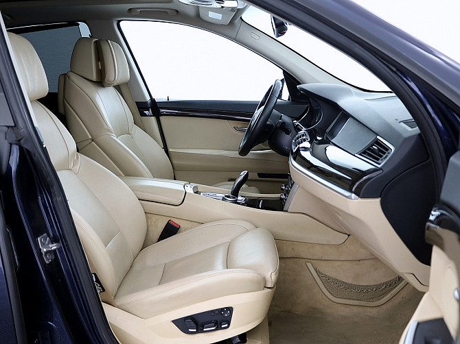 BMW 550 M-Pakett 4.4 300kW Tallina - foto 6