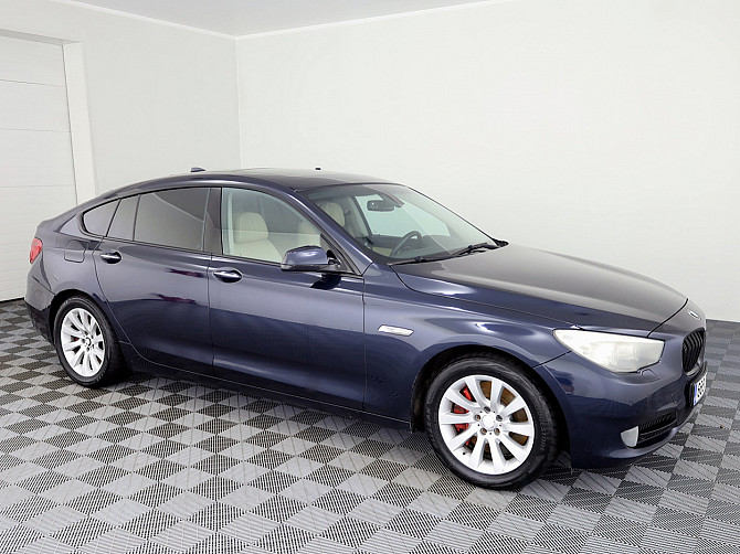BMW 550 M-Pakett 4.4 300kW Tallina - foto 1