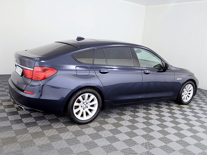 BMW 550 M-Pakett 4.4 300kW Tallina - foto 3
