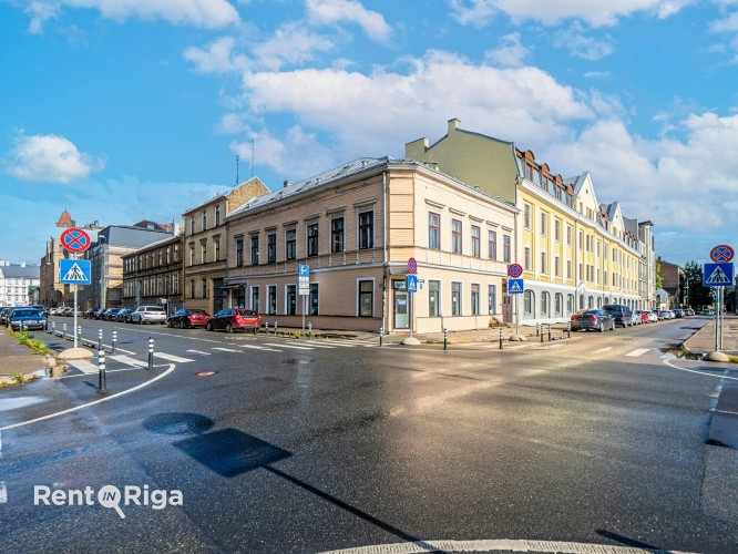 Izīrē gaišas tirdzniecības telpas tieši pretī jaunajam projektam Tērbatas dārzs!  Ēka Rīga - foto 5