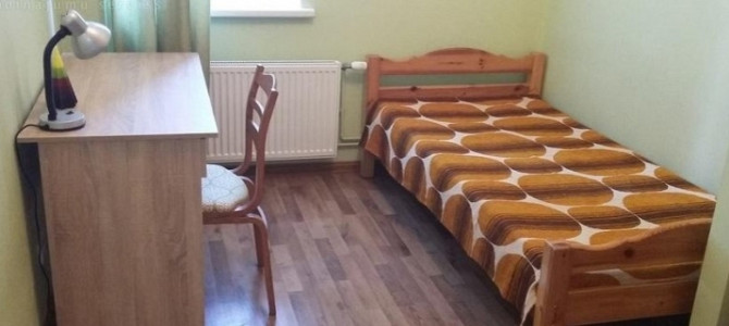 Izīrē 2 guļamistabu dzīvokli pilsētas centrā klusā iekšpagalma mājā.   Plānojums: divas Rīga - foto 4