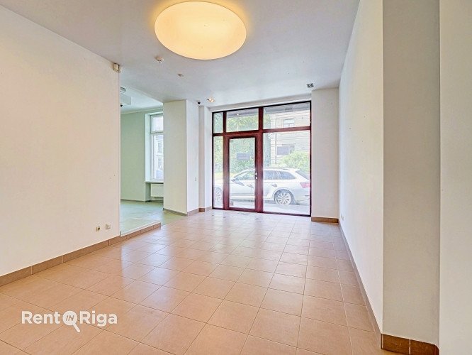 Izīrē plašas tirdzniecības telpas tieši pretī jaunajam projektam Tērbatas dārzs!  Ēka Rīga - foto 8