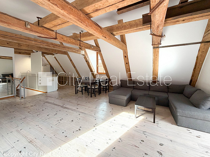 Fasādes māja, ieeja no ielas, mansards, viena istaba izolēta, studio tipa, virtuve apvienota ar Rīga - foto 3