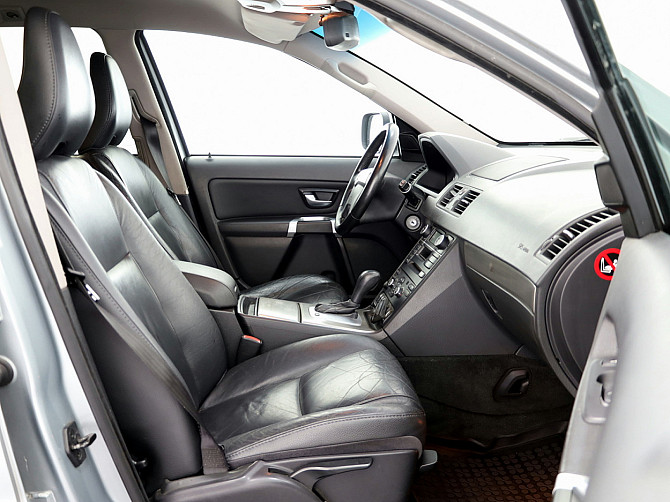 Volvo XC90 Summum Facelift ATM 2.4 D5 136kW Tallina - foto 6