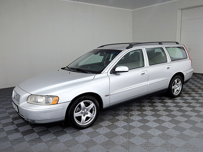 Volvo V70 Summum Facelift 2.4 D5 93kW Таллин - изображение 2