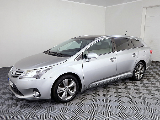 Toyota Avensis Luxury Facelift ATM 2.2 D-CAT 110kW Tallina - foto 2