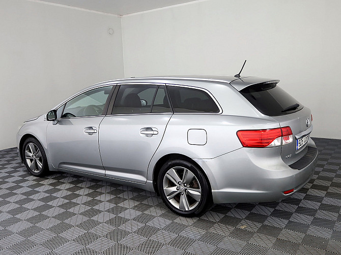 Toyota Avensis Luxury Facelift ATM 2.2 D-CAT 110kW Tallina - foto 4