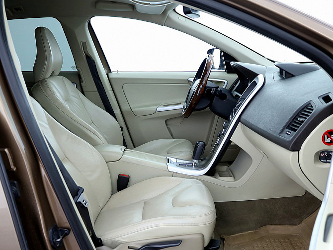 Volvo XC60 Summum ATM 2.4 D5 136kW Таллин - изображение 6