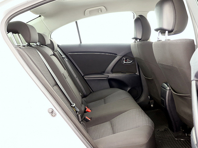 Toyota Avensis Linea Sol 2.2 D-4D 110kW Таллин - изображение 7