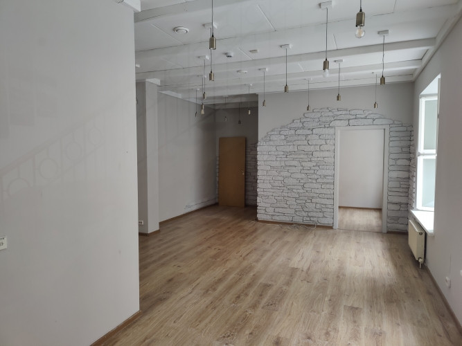 Telpas veikalam vai birojam Jēkaba kazarmās.  Liela cilvēku plūsma, jo atrodas tieši pretī Rīga - foto 5