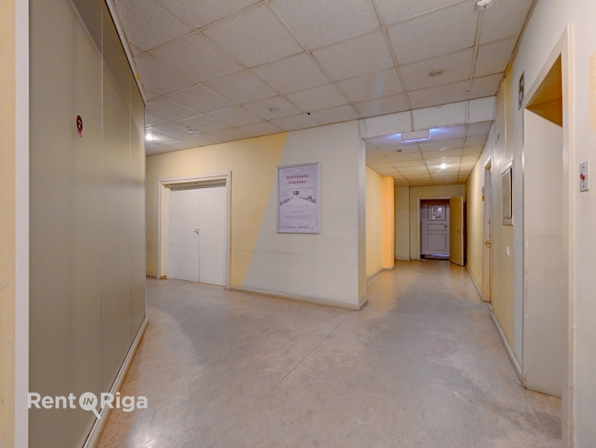 Iznomā ļoti saulainu biroju Purvciemā.  WC koplietošanā.  Ēkas un atrašanās vietas Rīga - foto 7