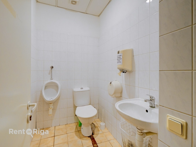 Iznomā ļoti saulainu biroju Purvciemā.  WC koplietošanā.  Ēkas un atrašanās vietas Rīga - foto 5