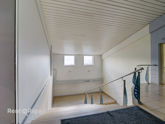 Nomai tiek piedāvātas plašas un funkcionālas biroja telpas Dārzciemā, Pildas ielā 16A. Rīga - foto 7