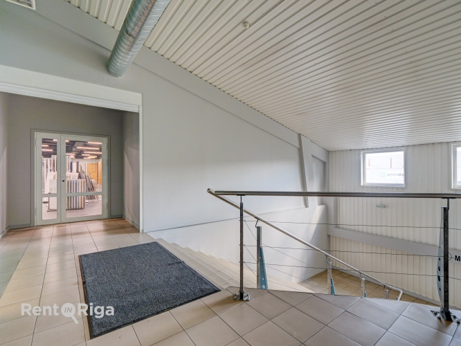Nomai tiek piedāvātas plašas un funkcionālas biroja telpas Dārzciemā, Pildas ielā 16A. Rīga - foto 8