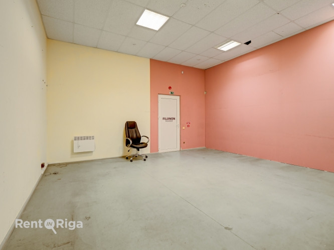 Telpas interneta veikalam, birojam Purvciemā, Dzelzavas ielā, 2. stāvā. Logi un ieejas durvis Rīga - foto 9