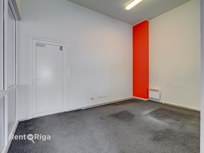 Telpas interneta veikalam, birojam Purvciemā, Dzelzavas ielā, 2. stāvā. Logi un ieejas durvis Rīga - foto 7