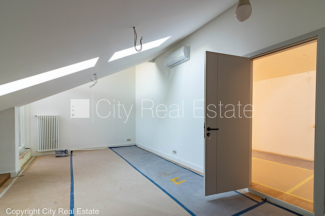 Fasādes māja, renovēta māja, fasāde ar dekoratīvo apmetumu, slēgts pagalms, ieeja no ielas Rīga - foto 7