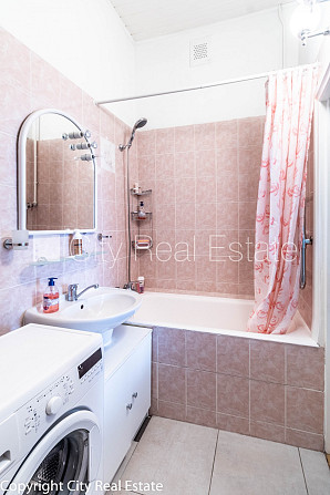 Fasādes māja, vieta automašīnai, guļamistabu skaits 3 gab., istabas izolētas 3 gab., virtuve, Rīga - foto 10