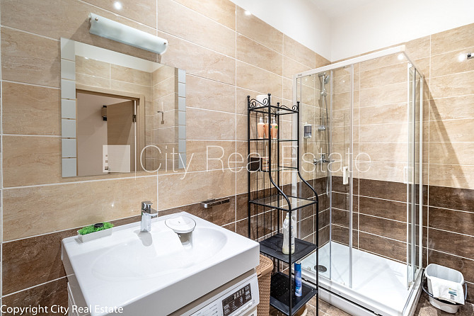 Fasādes māja, labiekārtota apzaļumota teritorija, vieta automašīnai, luksuss apartamenti , Rīga - foto 16