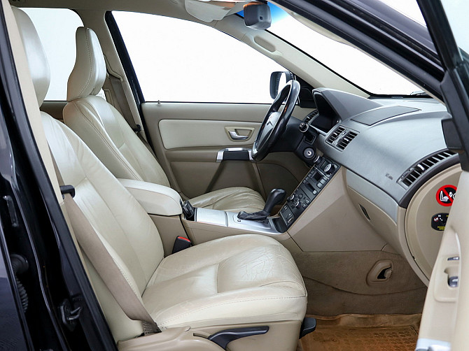 Volvo XC90 Summum Facelift ATM 2.4 D5 120kW Tallina - foto 6