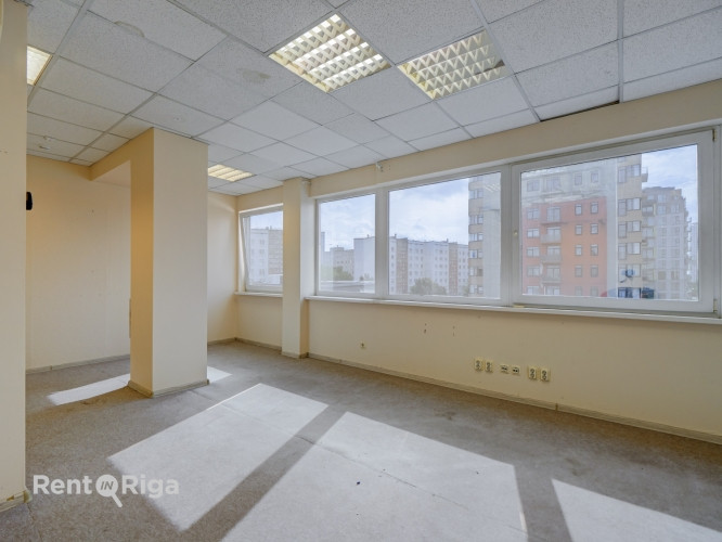 Birojs Purvciemā.  Birojs izvietots ēkas 5. stāvā (ēka aprīkota ar liftu).  Plašas telpas ar diviem  Рига - изображение 1
