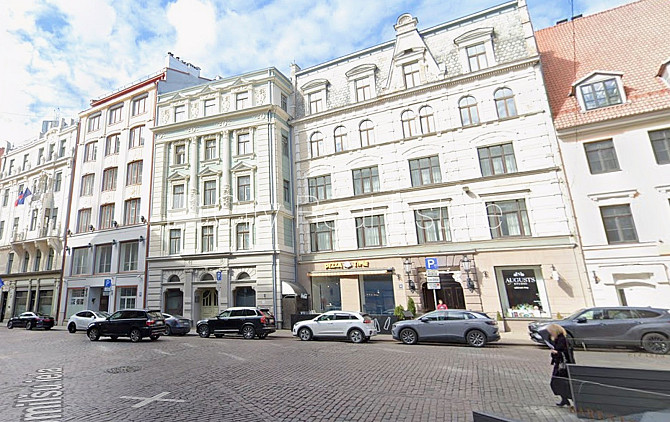 Fasādes māja, renovēta māja, ieeja no ielas, kāpņu telpa pēc kosmētiskā remonta, logi Rīga - foto 15
